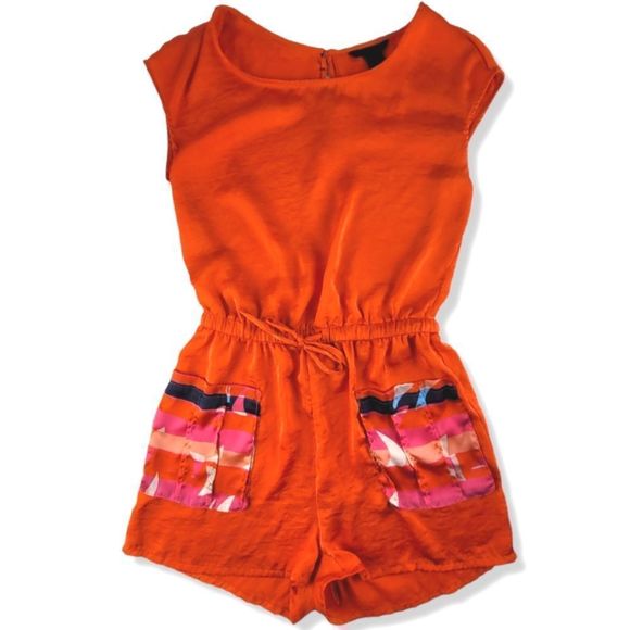 H & M Short Romper with Detailed Pockets Feels like Silk - Picture 1 of 12